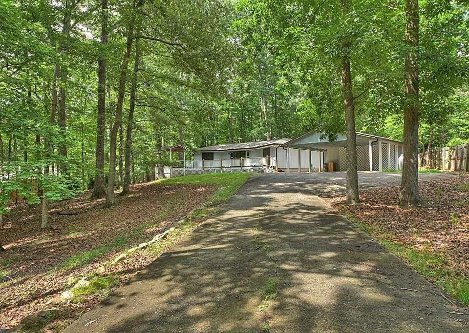 1st image of 1076 Riverview Dr
