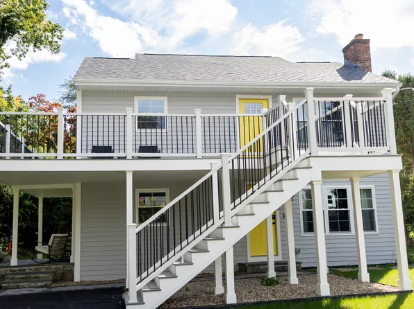 (undisclosed Address), South Dartmouth, MA 02748