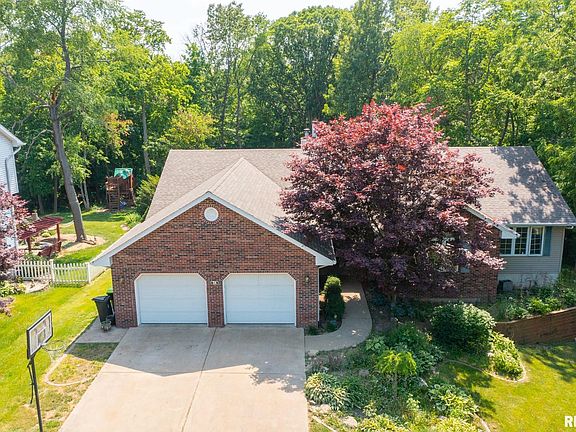 2nd image of 714 Bayside Cir