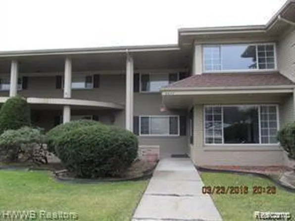2377 Walton Blvd Unit 14, Rochester, MI 48309