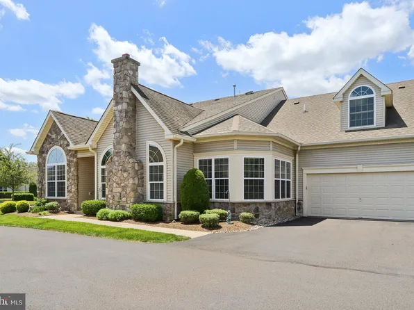 42 Five Ponds Cir, Warminster, PA 18974