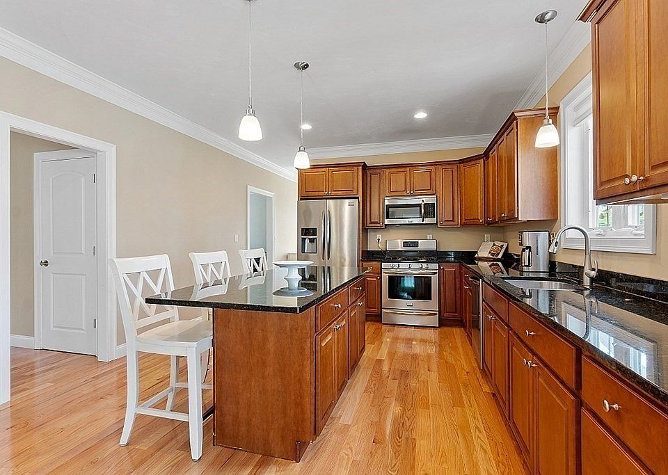 58 Regency Dr Dracut, MA, 01826 Apartments for Rent Zillow