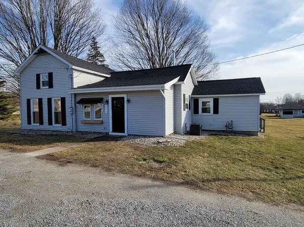 614 W Hazel St, Albion, IN 46701
