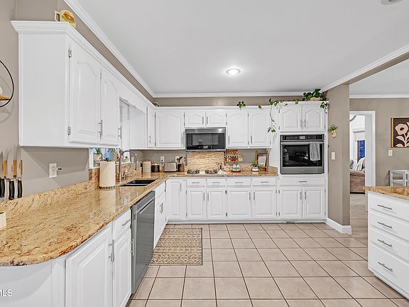 5th image of 176 Timberlake Dr
