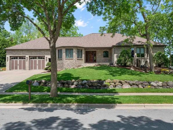 6110 Fredericksburg Ln, Madison, WI 53718
