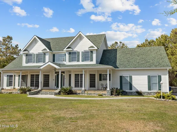 102 Iris Court, Morehead City, NC 28557