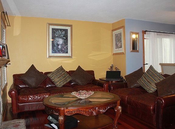 4th image of 30W140 Maplewood Ct