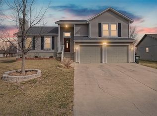 341 N Pine St, Gardner, KS 66030