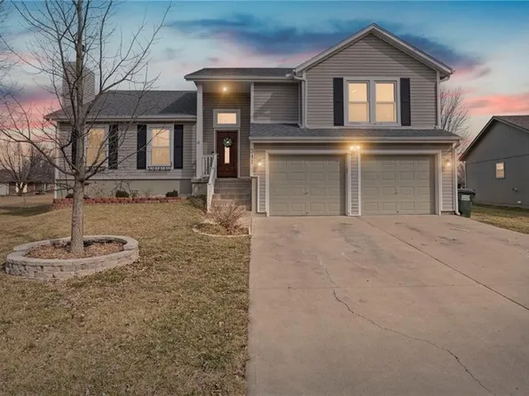 341 N Pine St, Gardner, KS 66030