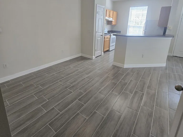 9013 Lee Vista Blvd — Photo 3