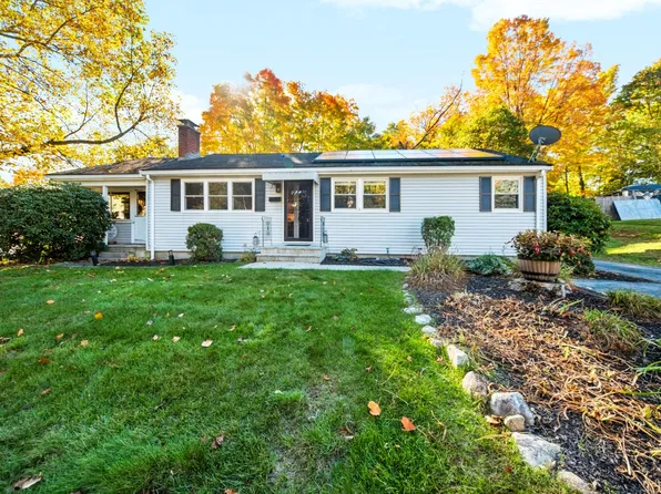 8 Clearview Dr, Marlborough, MA 01752