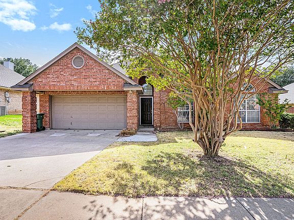 2nd image of 4712 Shorewood Dr