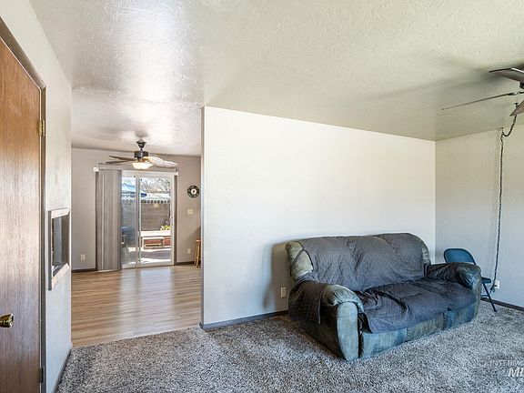 4th image of 221 6th Ave S