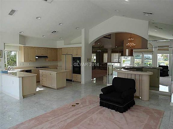 3rd image of 2964 W Sun Lake Dr