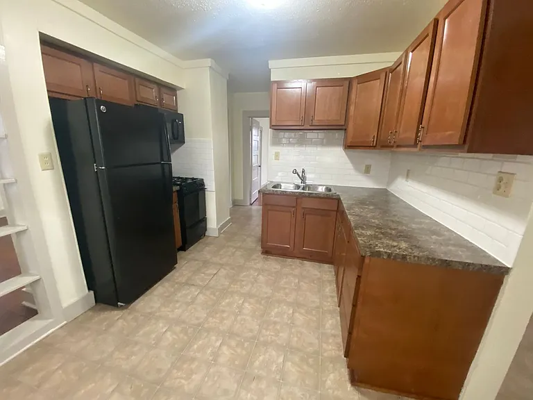 2727 Winter St — Photo 4