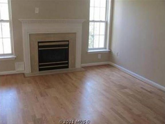 Living Room with Fireplac