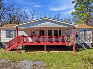 183 McDonald Dr, Rossville, GA 30741