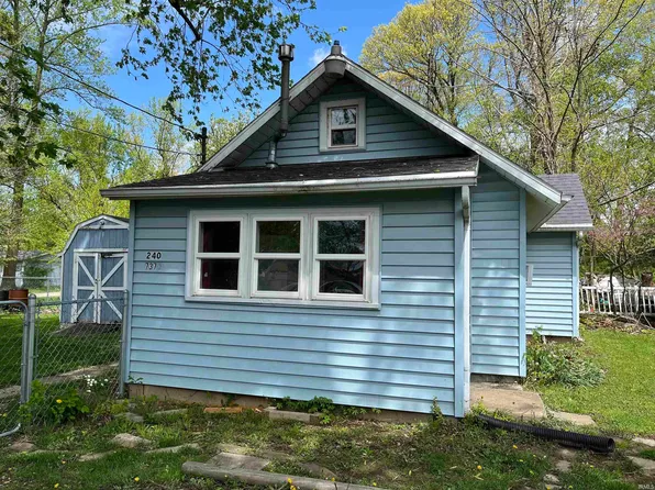7374 W Upper Bensart Dr, Claypool, IN 46510
