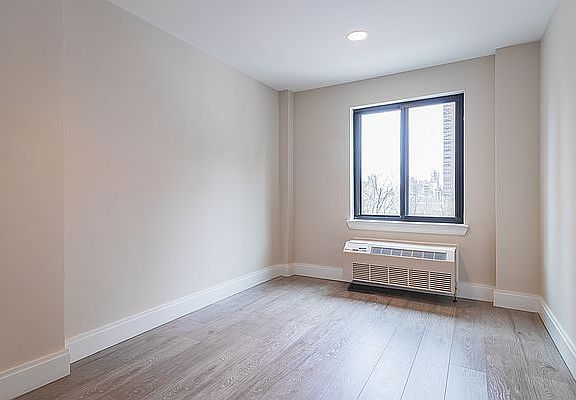 4th image of 238 E 106th St #4D