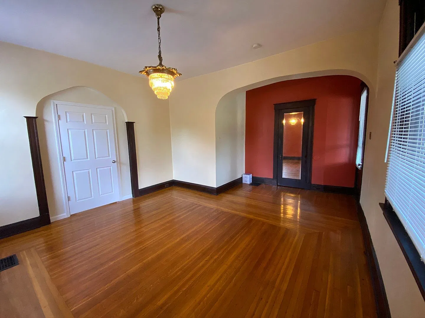 2430 Fairview — Photo 3