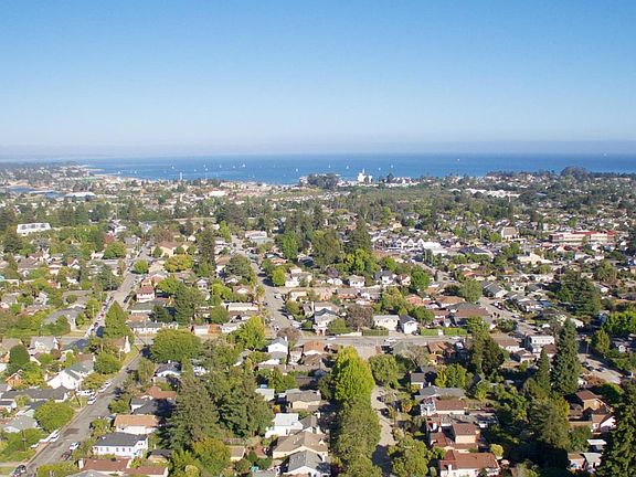 3rd image of 739 Escalona Dr