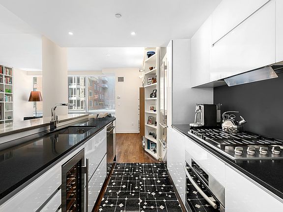 5th image of 166 W 18th St APT 2A
