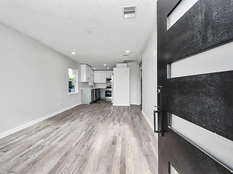 6201 Batterson St — Photo 38