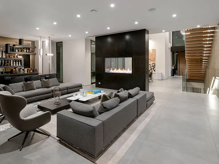 1140 Summit Dr — Photo 23