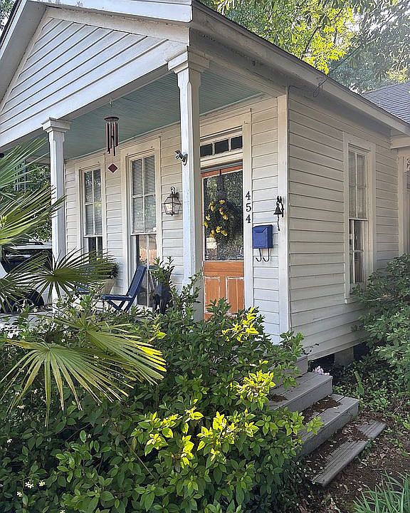 1st image of 454 Chatham St