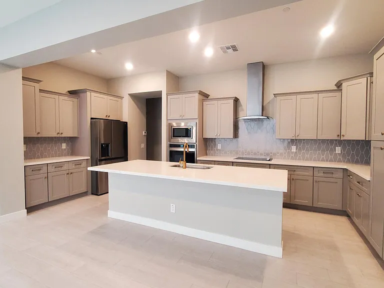 241 E Azalea Dr — Photo 8