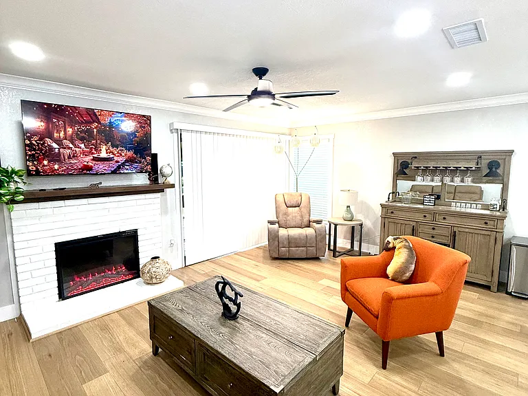 7910 Misty Ln — Photo 10