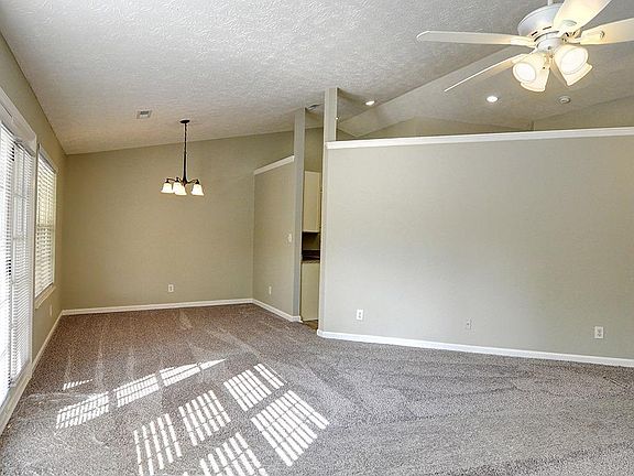 3rd image of 1417 Garden Pl