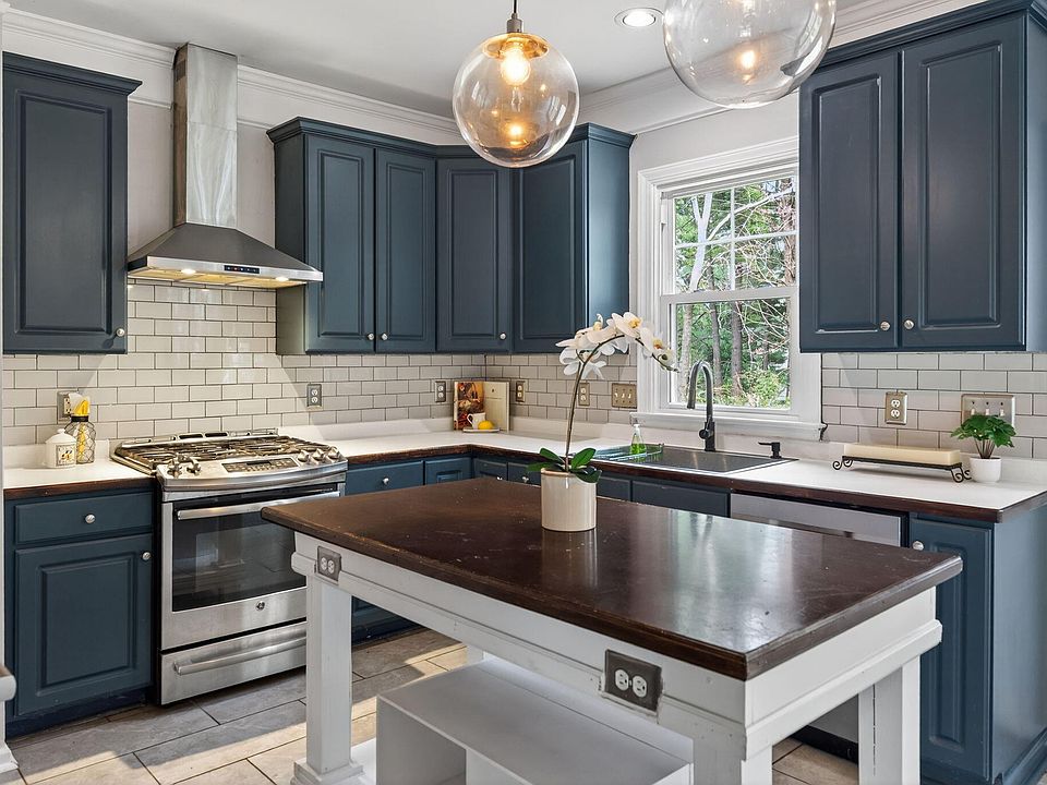 1st image of 120 Carostone Ct