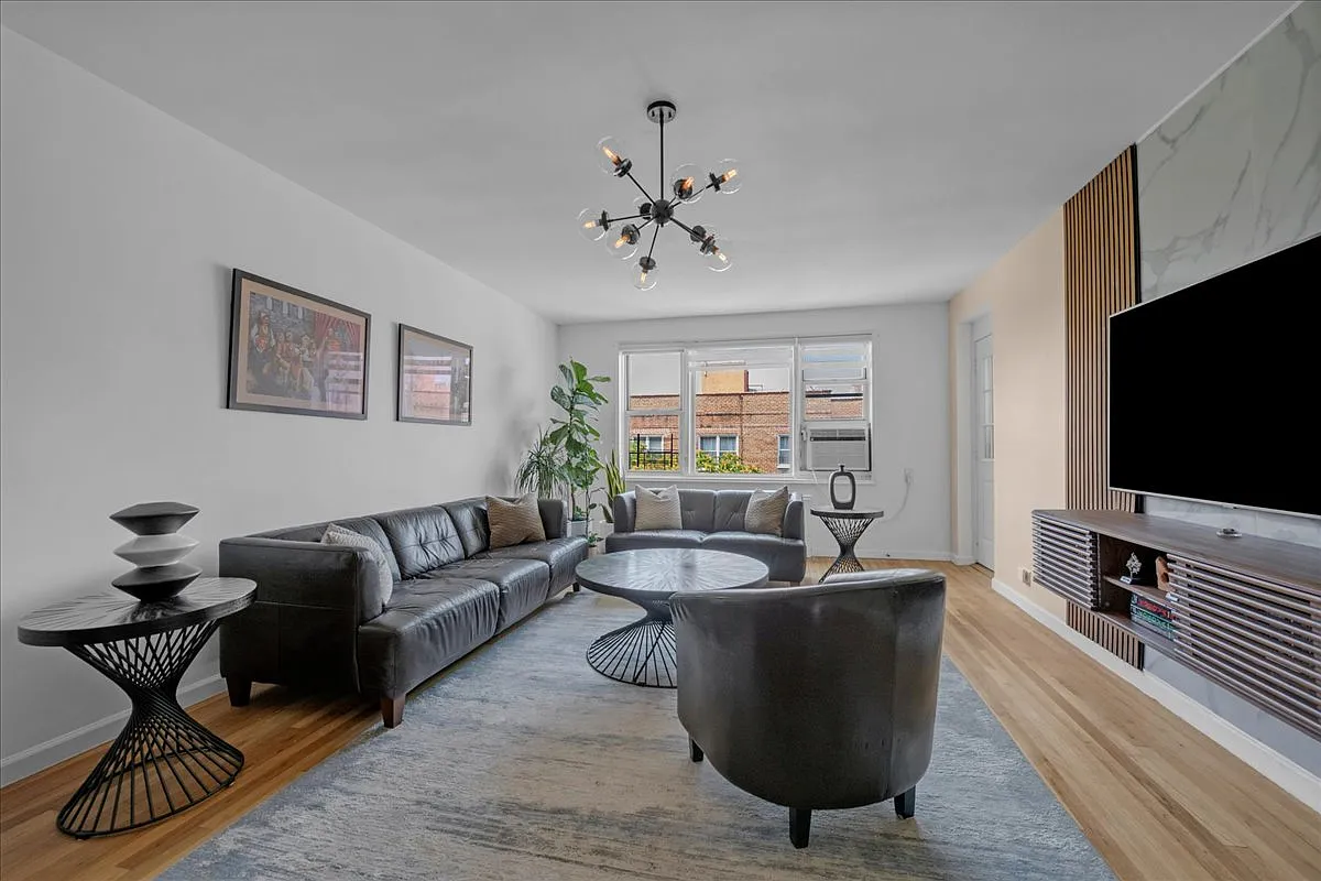 3720 independence ave Unit 6a  