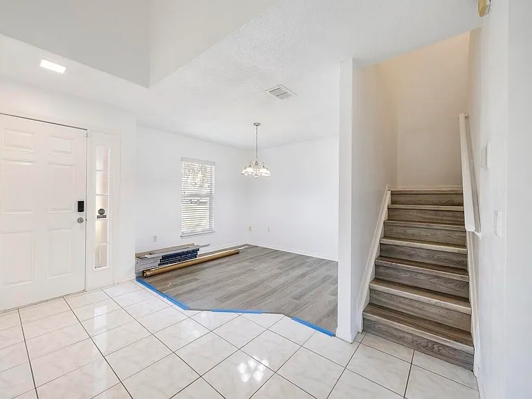 981 SW McElroy Ave — Photo 6