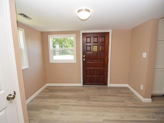 3rd image of 3001 N Pauline Ave