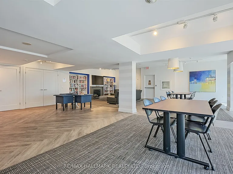 39 Parliament St #916 — Photo 38