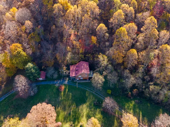 1674 Snake Run Rd, Alderson, WV 24910