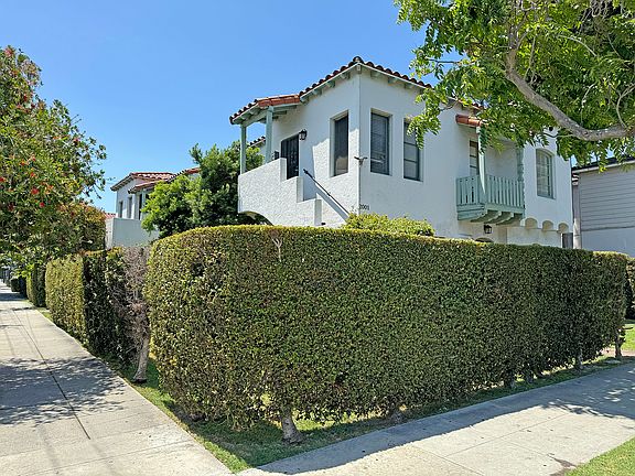 2nd image of 111 W 20th St #111