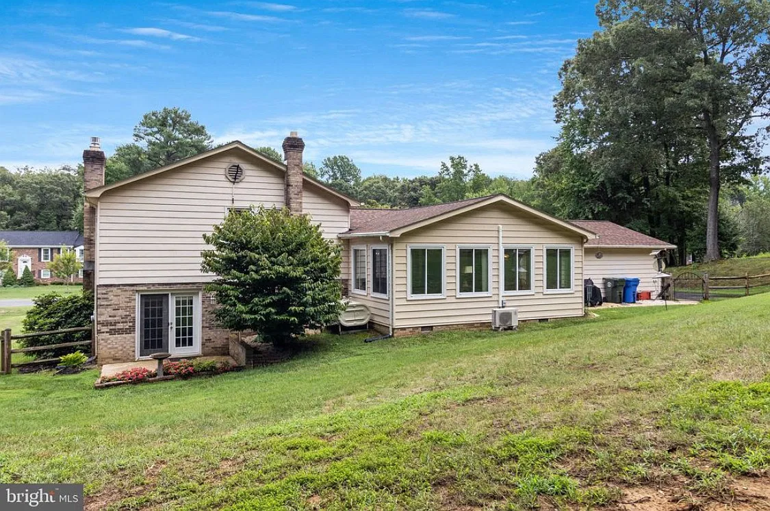 509 Dogwood Ct — Photo 3