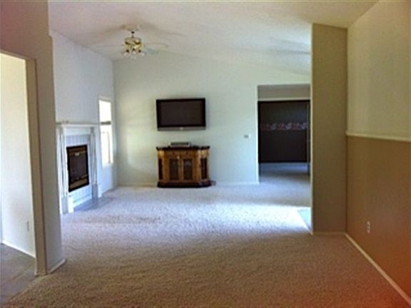 4th image of 318 W Oak St