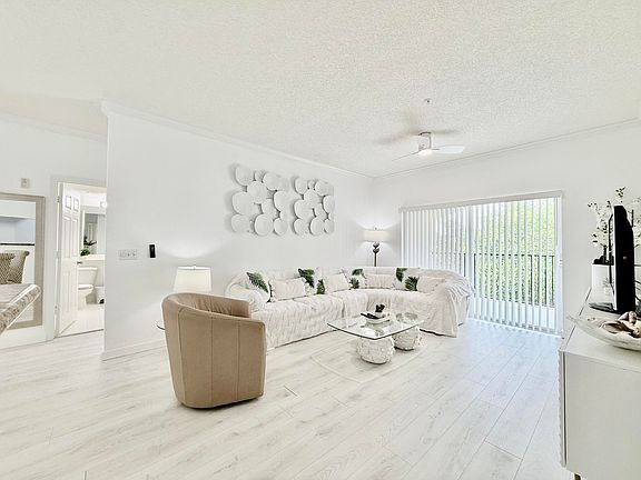 4th image of 4404 Tuscany Way #4404