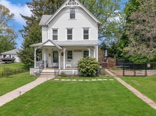 24 Maple St, Wilbraham, MA 01095