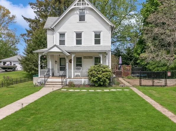 24 Maple St, Wilbraham, MA 01095