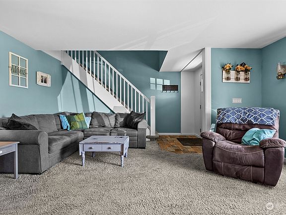5th image of 4021 99th Street E