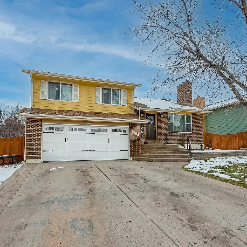 6 bed, 2395 sqft, $675 — Photo 1