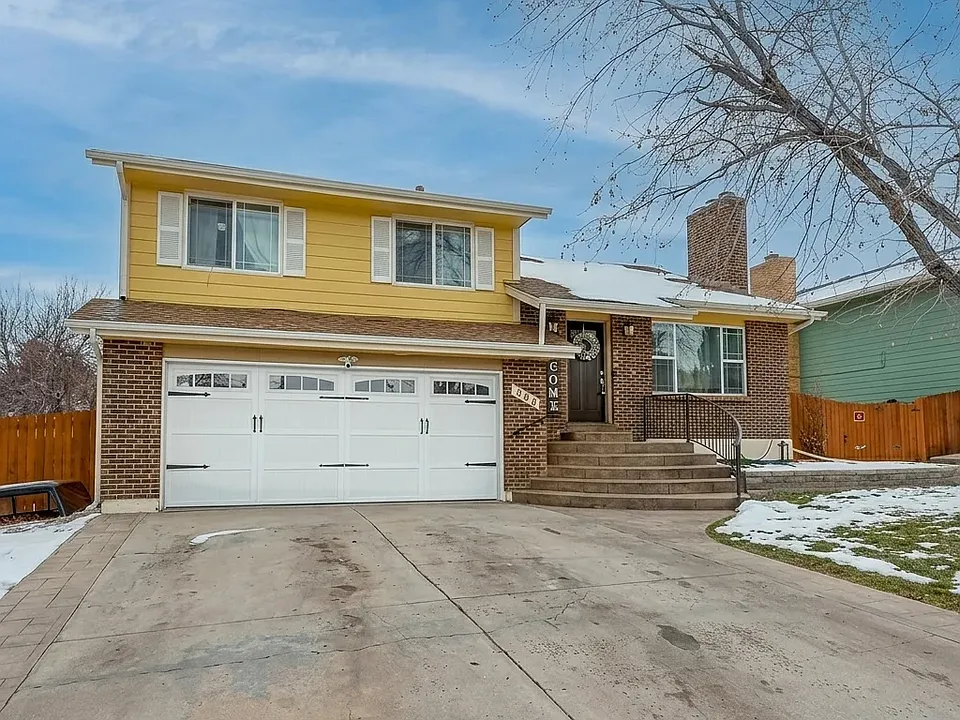 504 S Laredo Cir