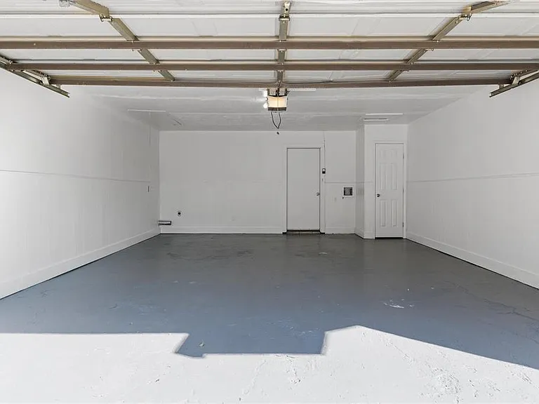 908 W State Highway 243 — Photo 3
