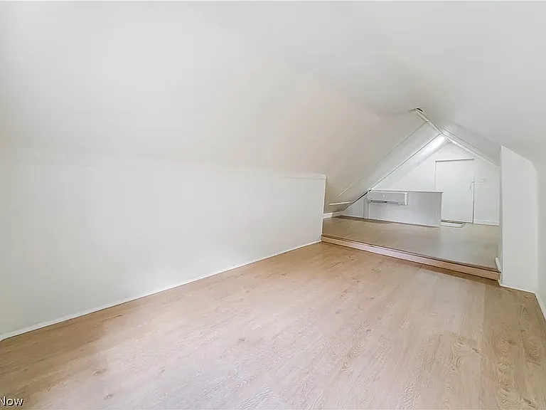 2053 W 45th St — Photo 11