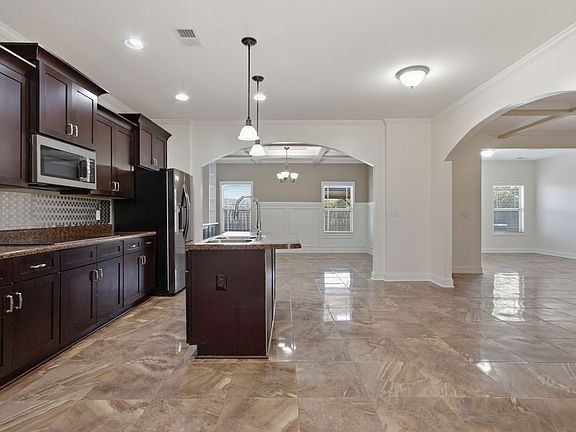 5th image of 1749 Auburn Ln